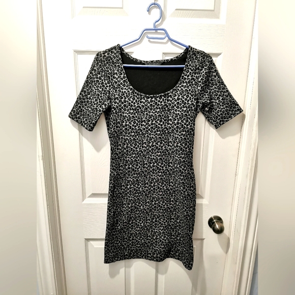 Suzy Shier Animal Print Fitted Dress - Picture 1 of 4